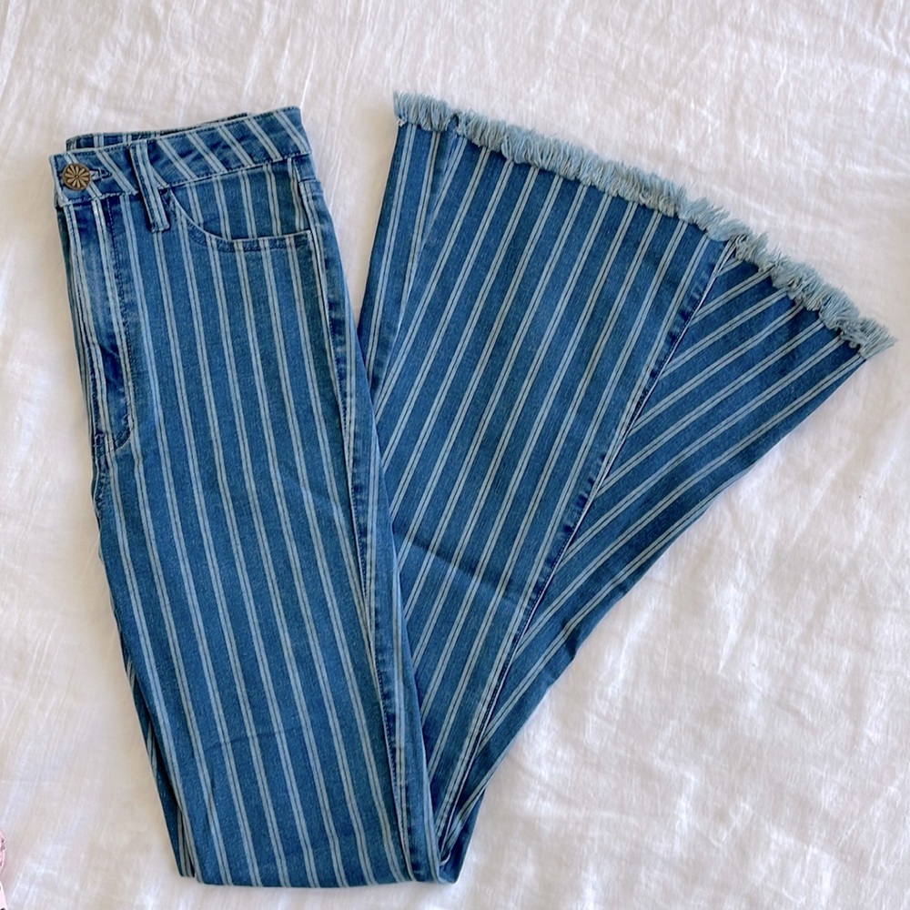 NWT! Show Me Your MUMU High Waisted Berkeley Zip Up Bells Fountain Stripe//Sz 27